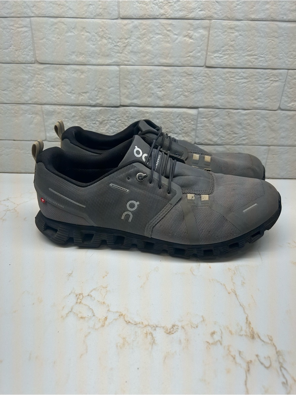 On Cloud 5 Waterproof 'Asphalt Magnet' Men’s Size 11.5 59.97991 Running Shoes